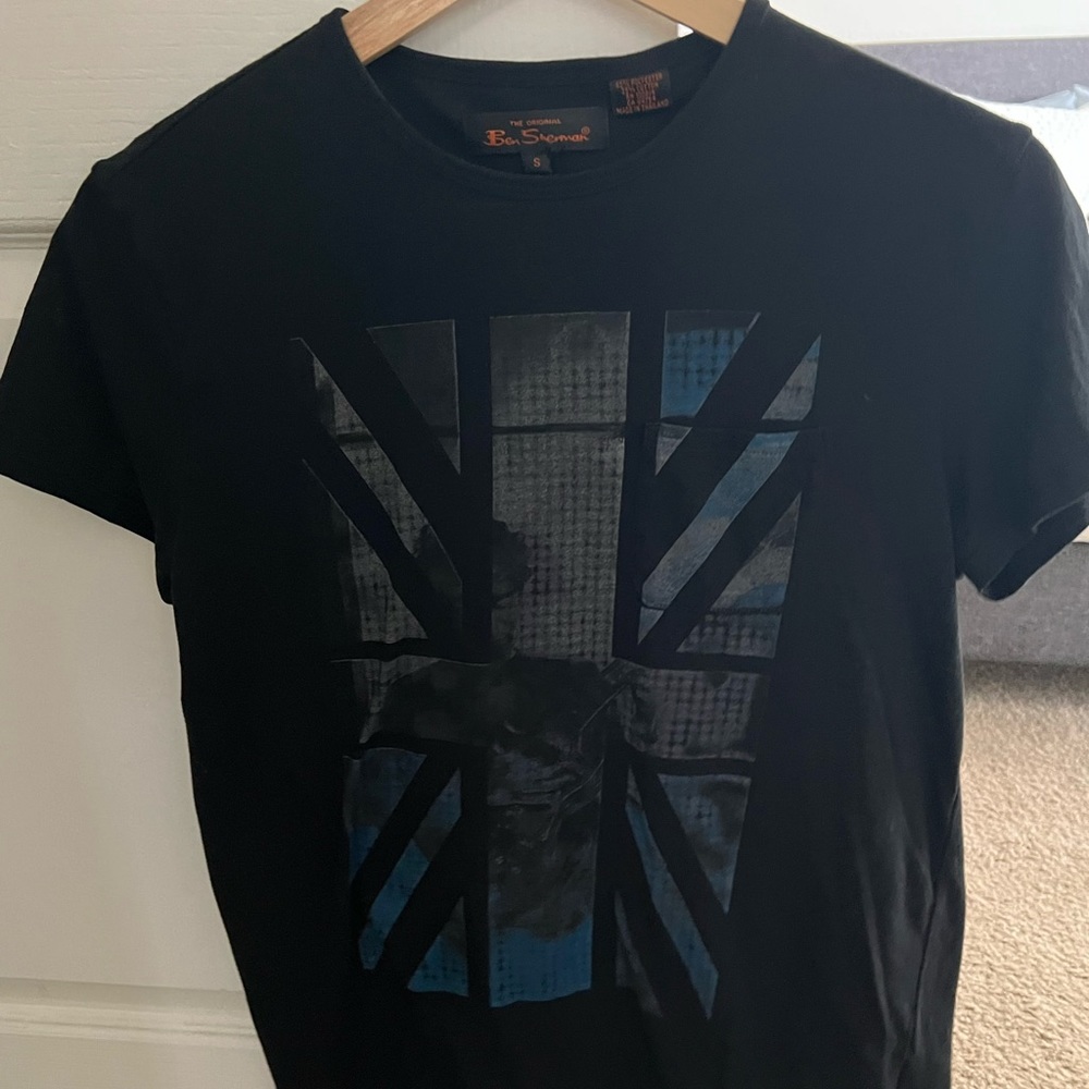 Ben Sherman Union Jack Design T Shirt. Size Small.